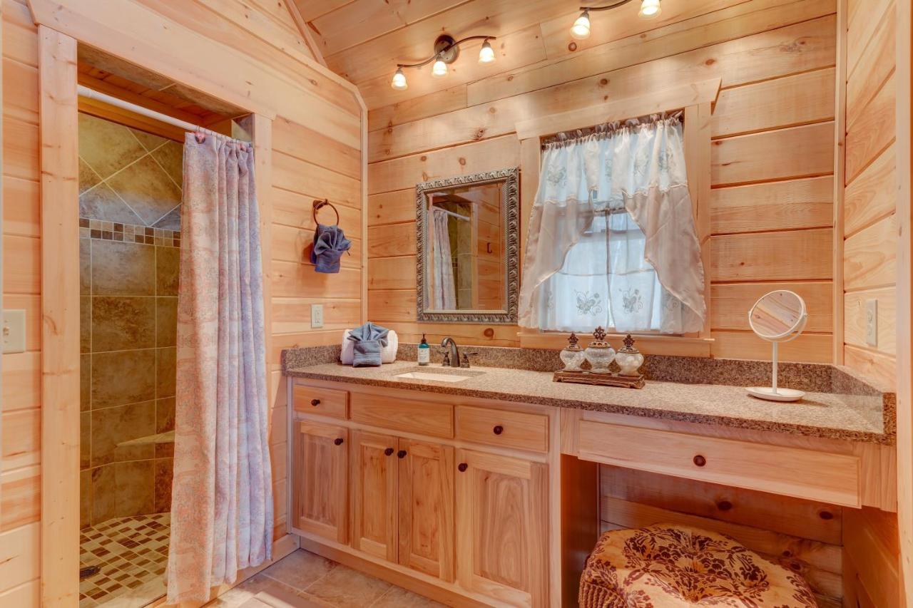 Hot-Tub 6 Seater, Fire-Pit, Master King Bed, Wineries, Pickleball, Resort Amenities Ellijay Bagian luar foto