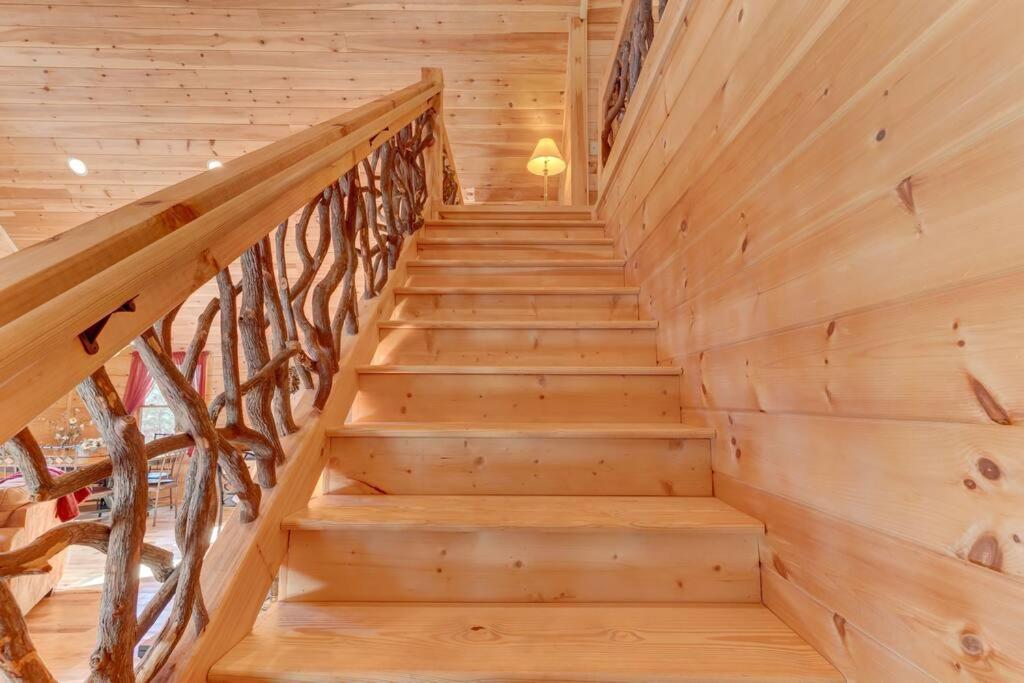 Hot-Tub 6 Seater, Fire-Pit, Master King Bed, Wineries, Pickleball, Resort Amenities Ellijay Bagian luar foto